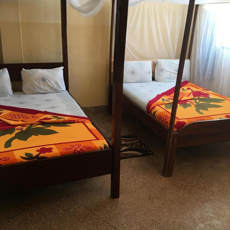 Diani Travellers Guest House อูกันดา ภายนอก รูปภาพ